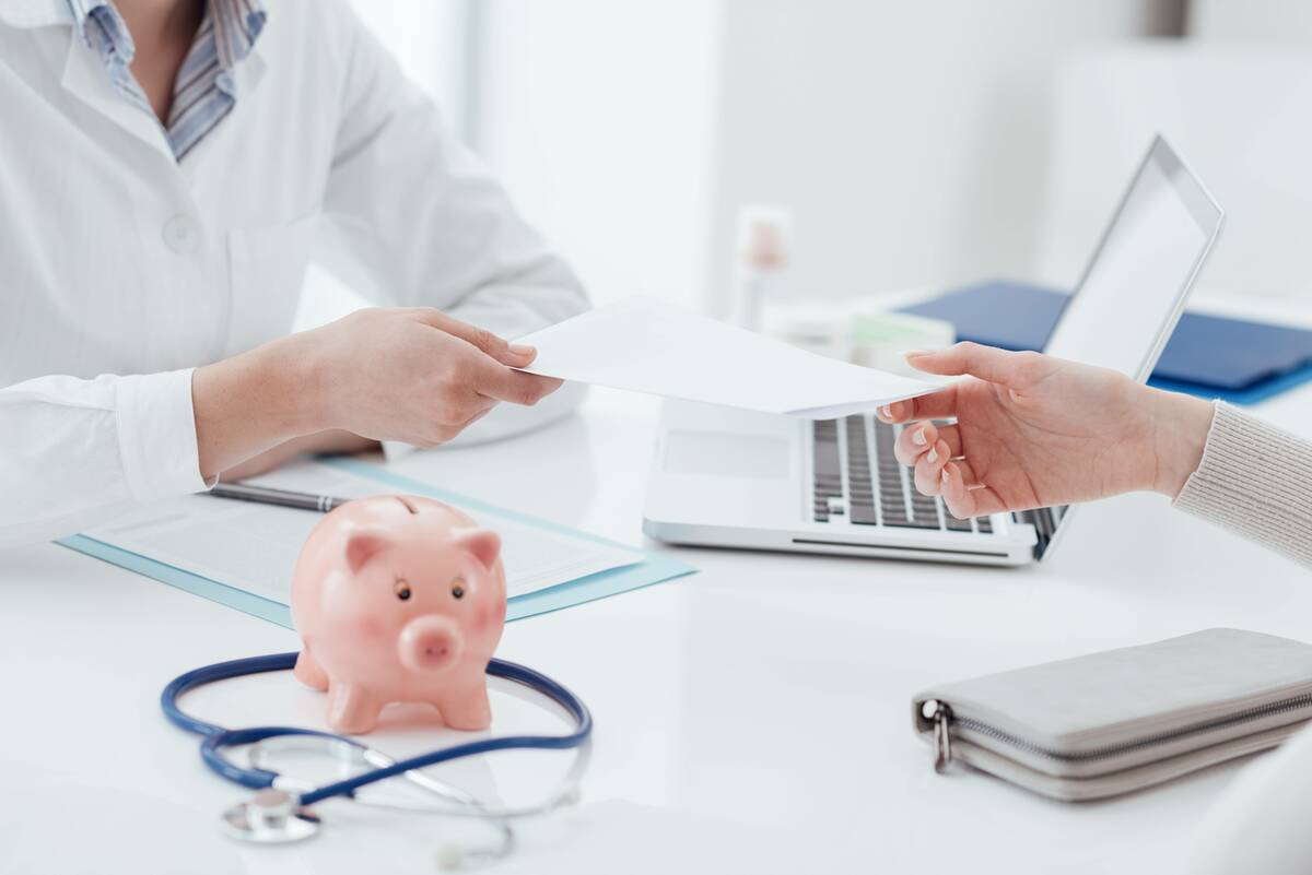 two people discussing cosmetic surgery financing